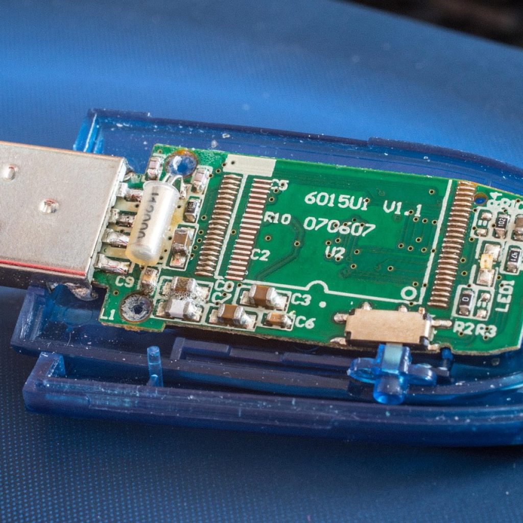 usb stick, speicherstick, datenstick, elektronik, computer, speicher, speichermedium, innenleben, platine, makro, bauteile, usbstick, usb stick, usb stick, usb